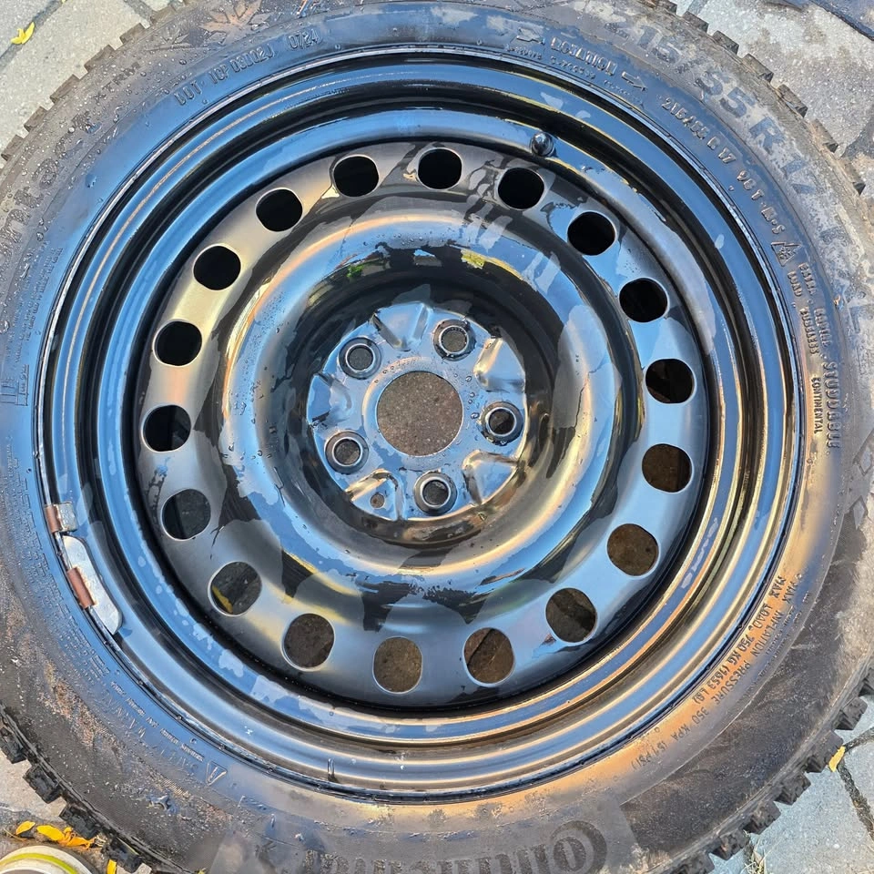 215/55/17 Continental Winter Tires w/ Rims & Sensors - photo 3