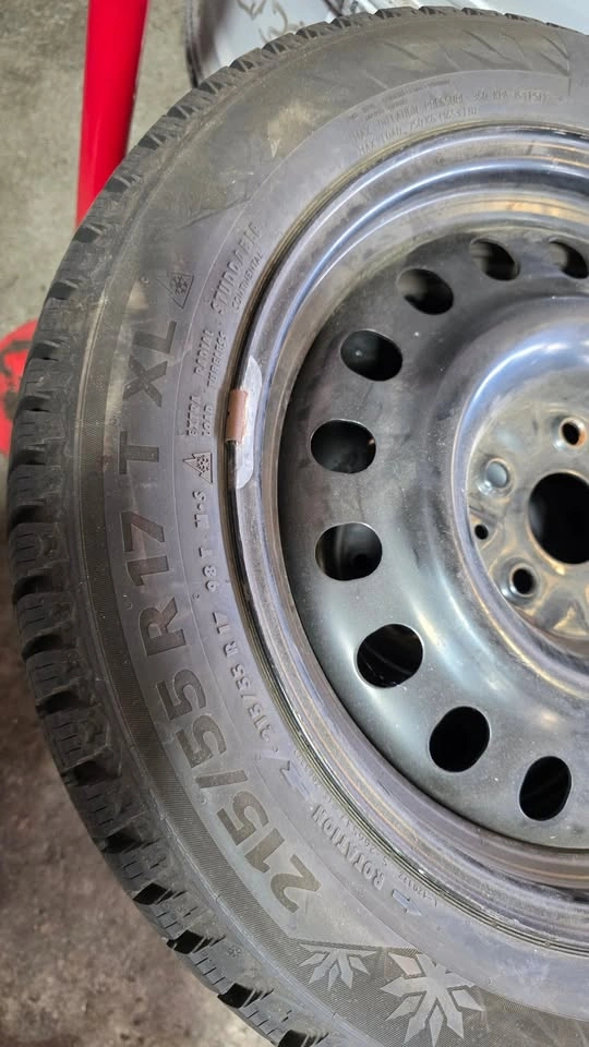 215/55/17 Continental Winter Tires w/ Rims & Sensors - photo 4