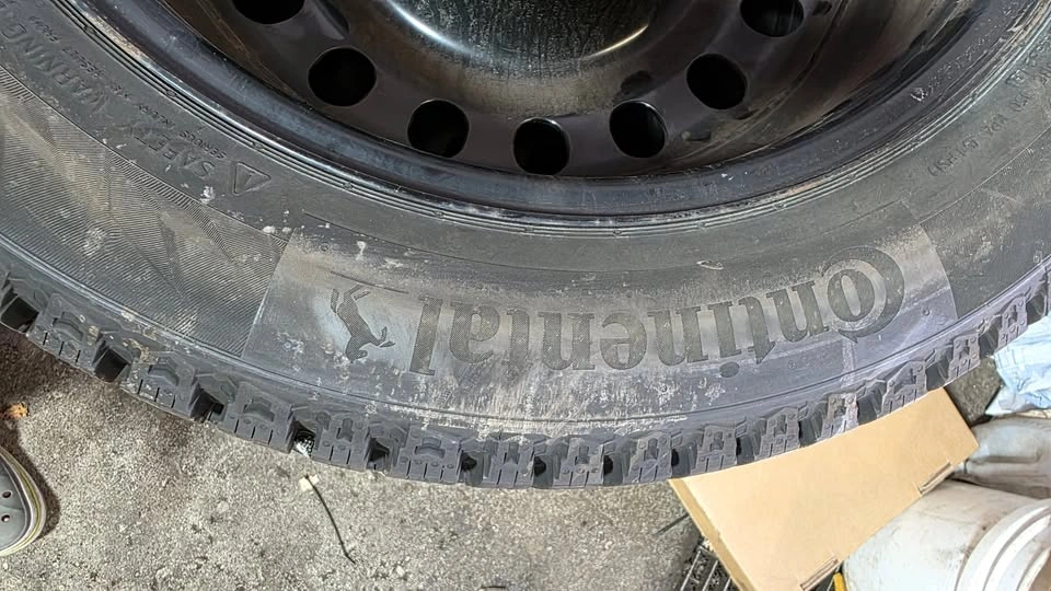 215/55/17 Continental Winter Tires w/ Rims & Sensors - photo 5