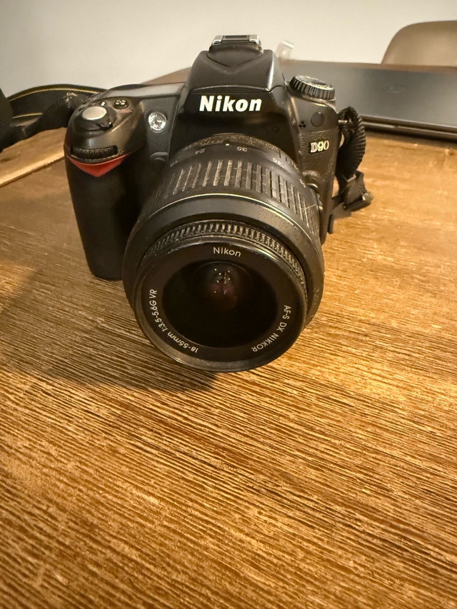Nikon D90 DSLR Camera with 18-55mm Lens