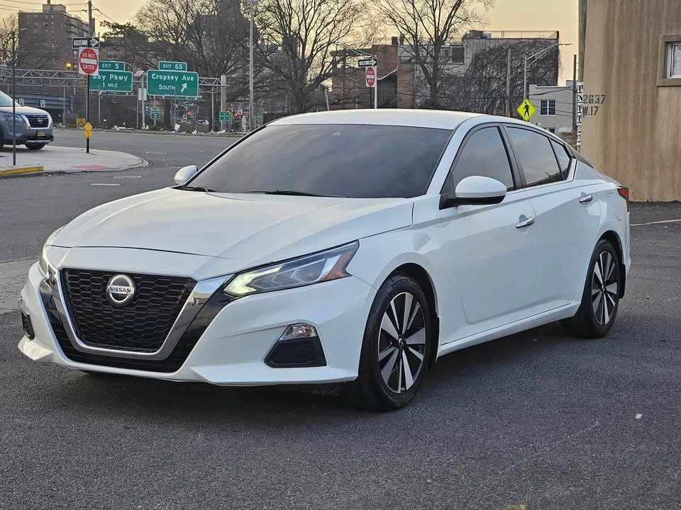 2022 Nissan Altima 2.5 SV Sedan 4D - photo 2