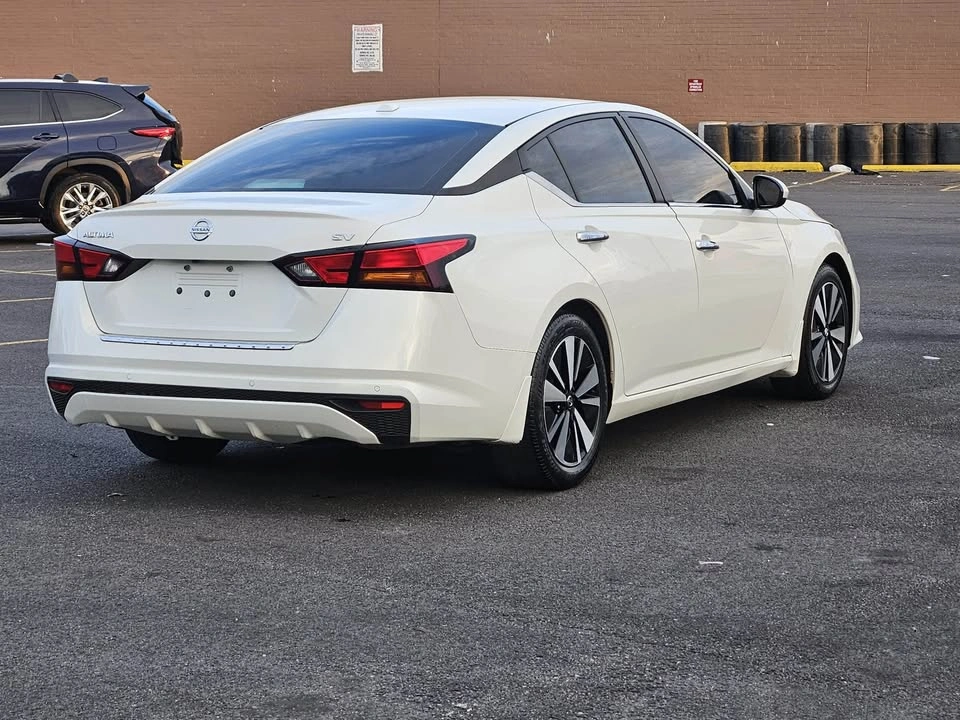 2022 Nissan Altima 2.5 SV Sedan 4D - photo 5
