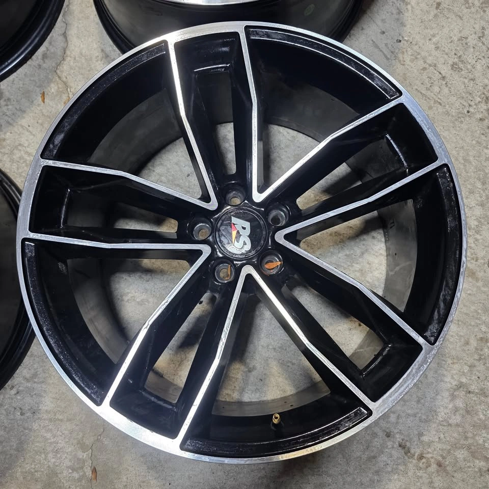 20 inch RS Alloy Rims 5x112 - Like New - photo 2