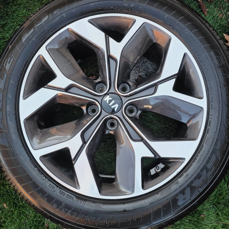 225/55/18 Goodyear All Season Tires w/ Kia OEM Alloy Rims & TPMS - photo 2