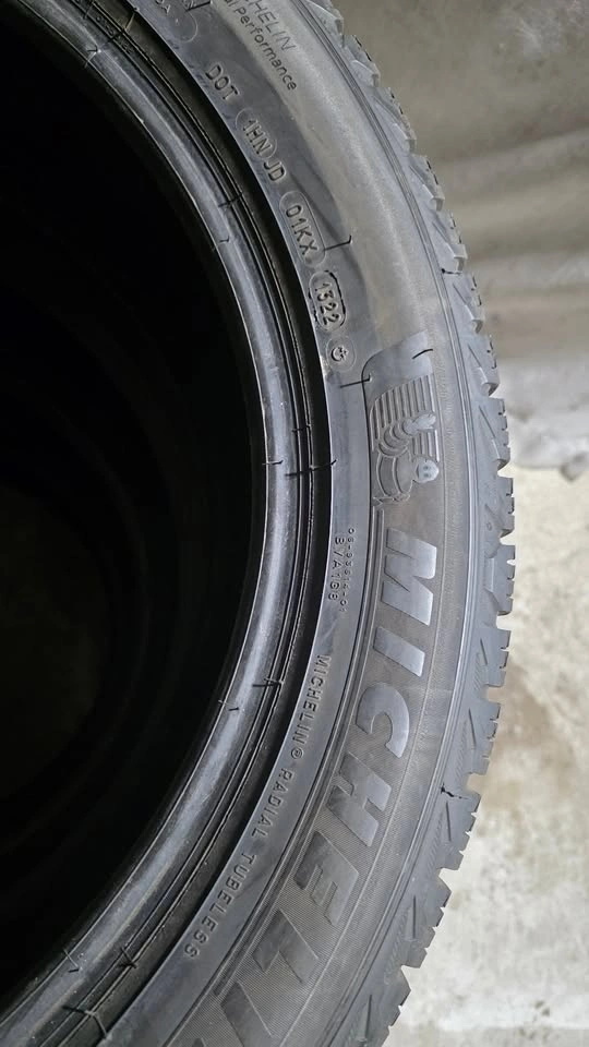 245/50/20 Michelin Winter Tires - 90% Tread - photo 2