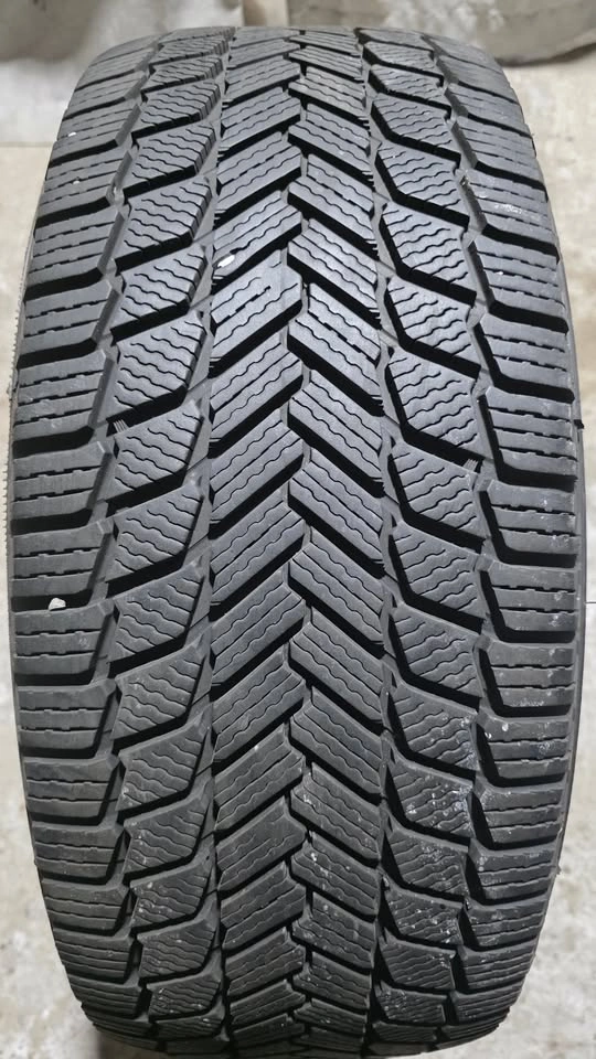 245/50/20 Michelin Winter Tires - 90% Tread - photo 5