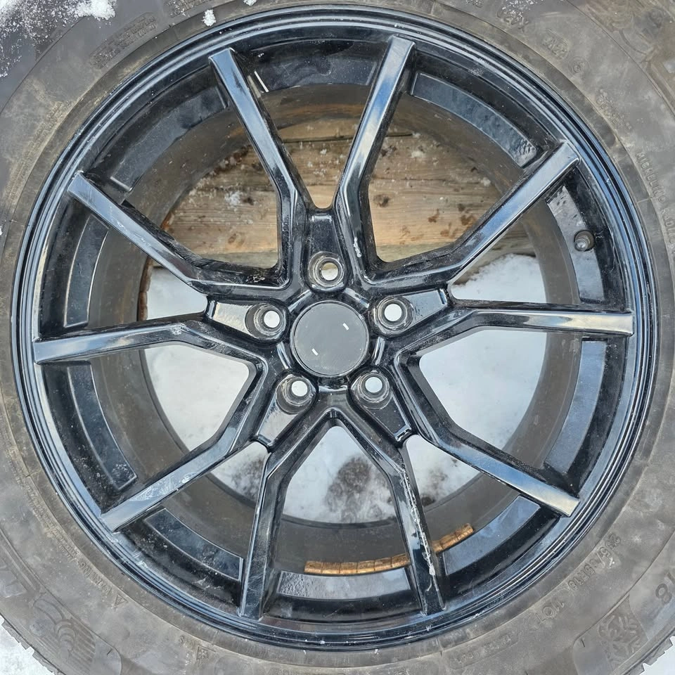235/65/18 Michelin Winter Tires w/ Black Alloy Rims 5x114.3 - photo 3