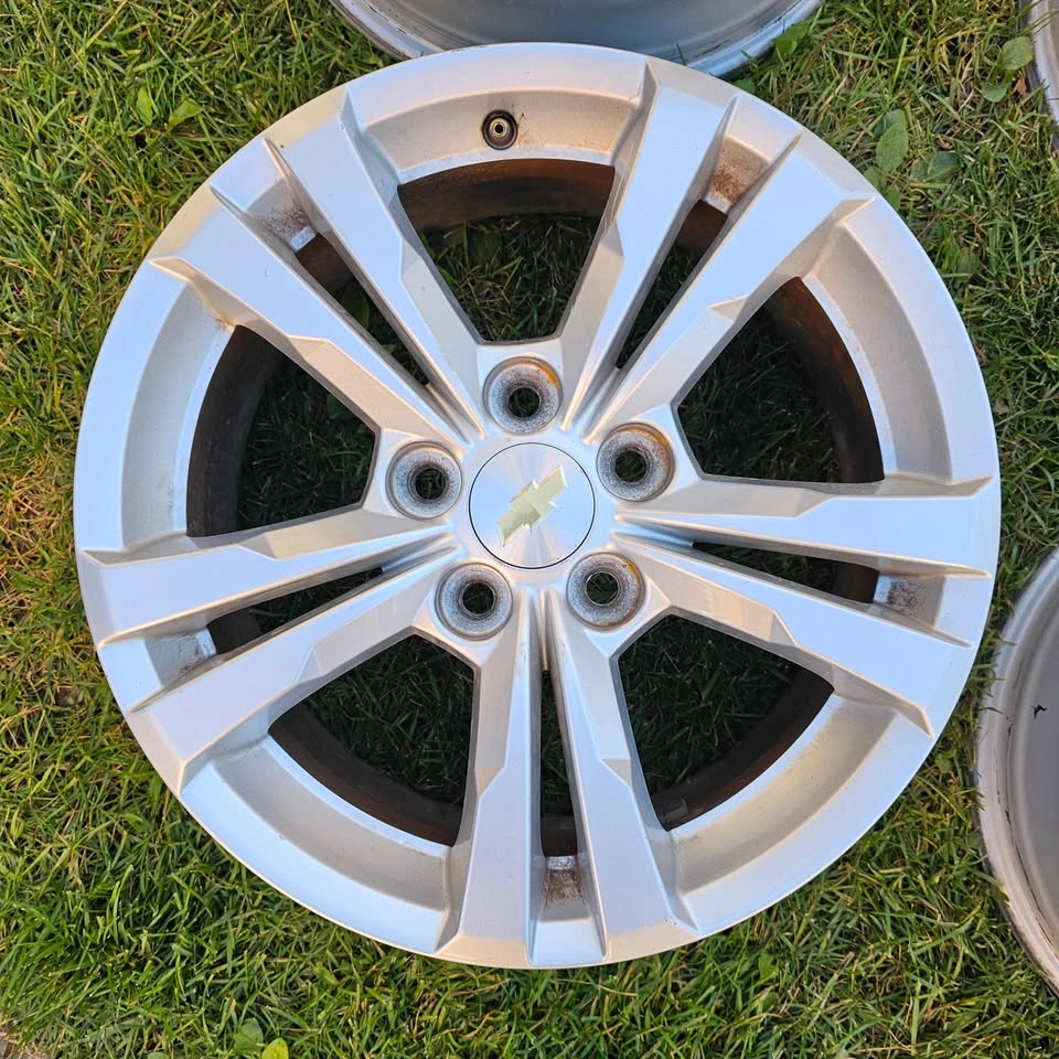 17 inch Chevrolet Equinox OEM rims 5x120 - photo 3