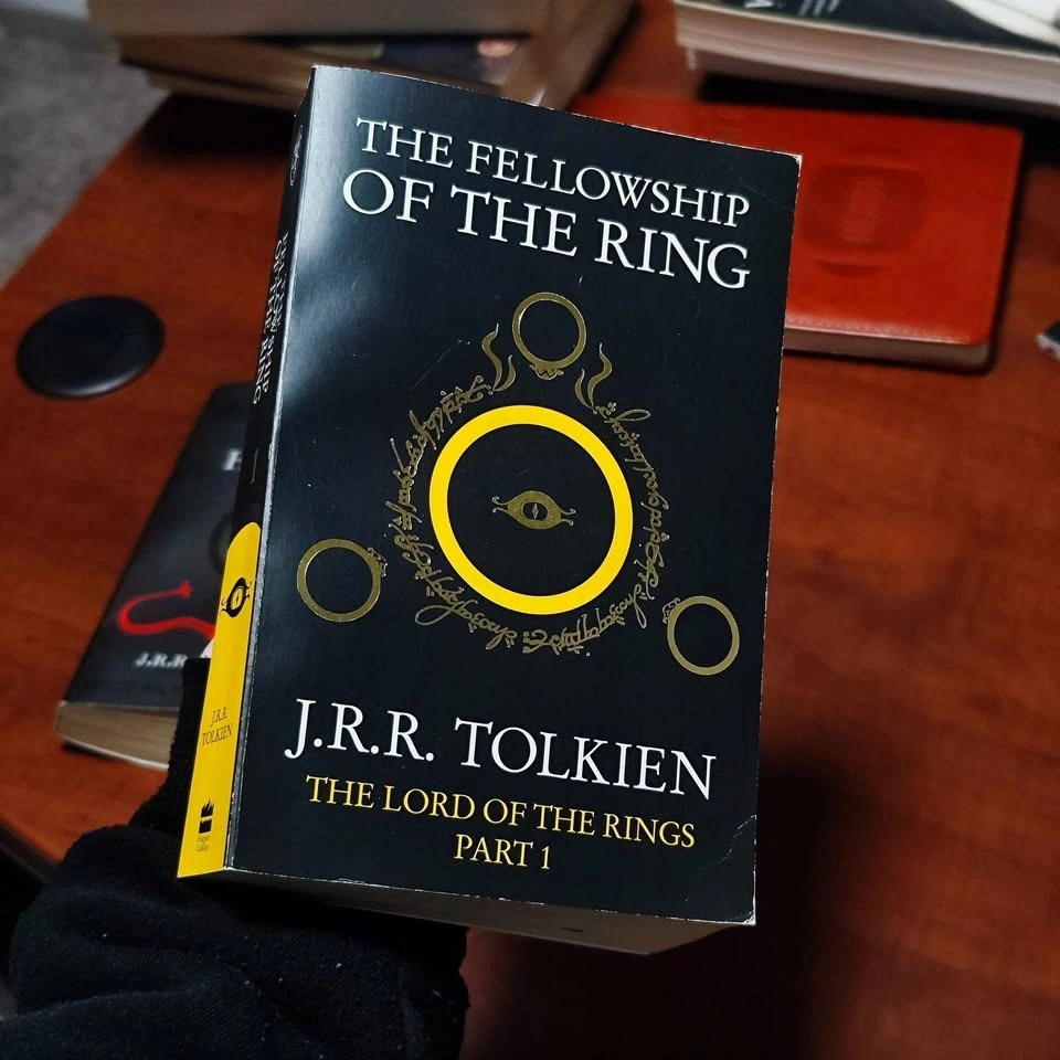 J.R.R. Tolkien The Hobbit & The Fellowship of the Ring - photo 2