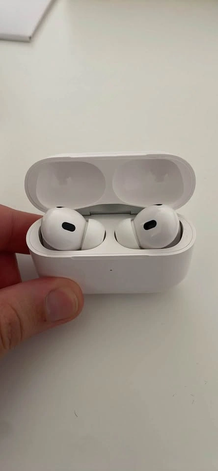 AirPods Pro Gen 2 - photo 2