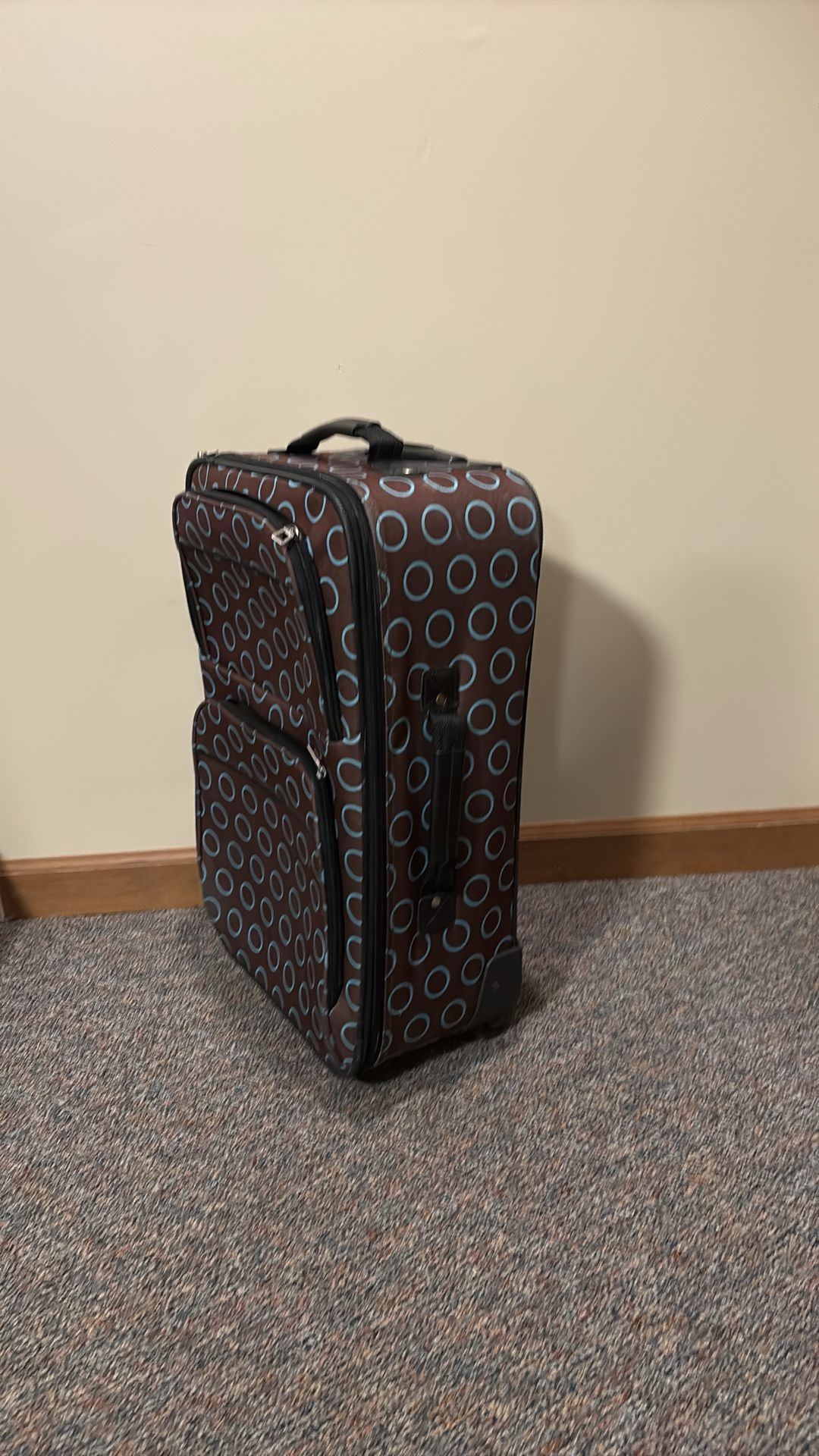 Carry on luggage - photo 3
