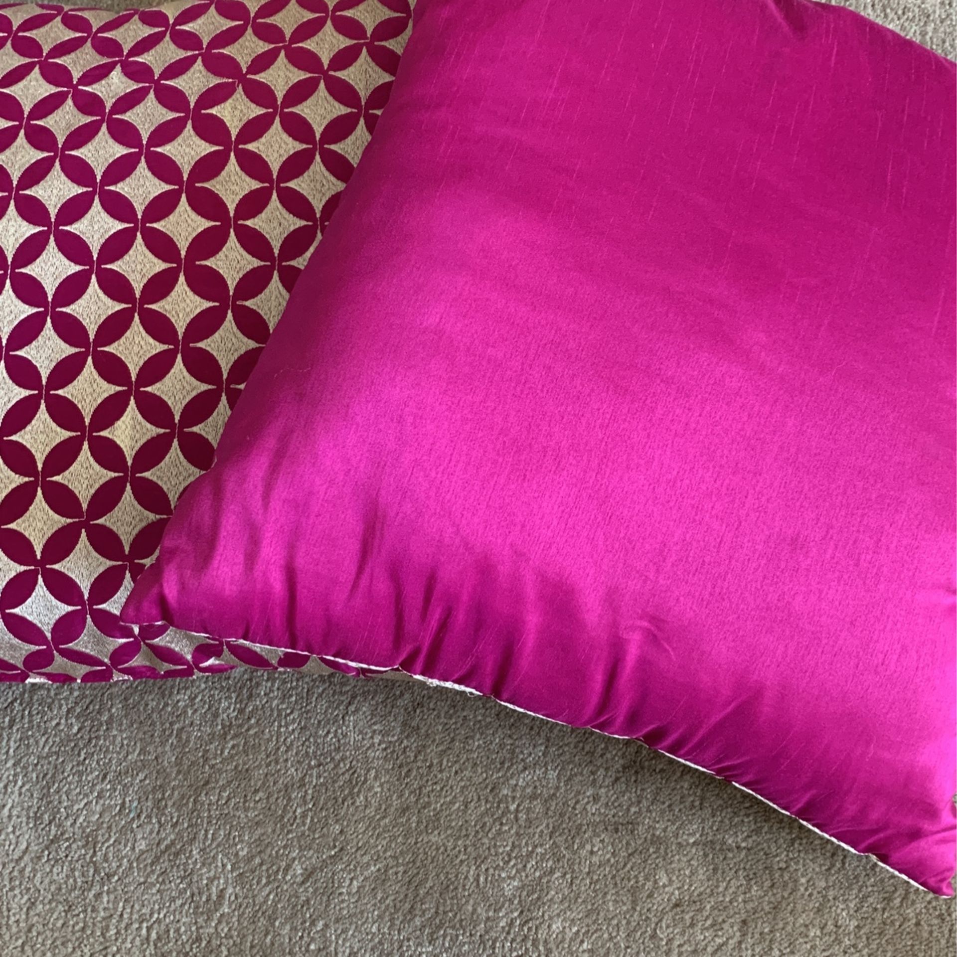 2 Pillows - 18 inch Square - photo 3