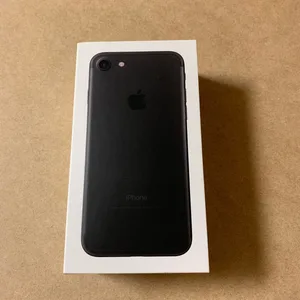 iPhone 7 Box and Inserts