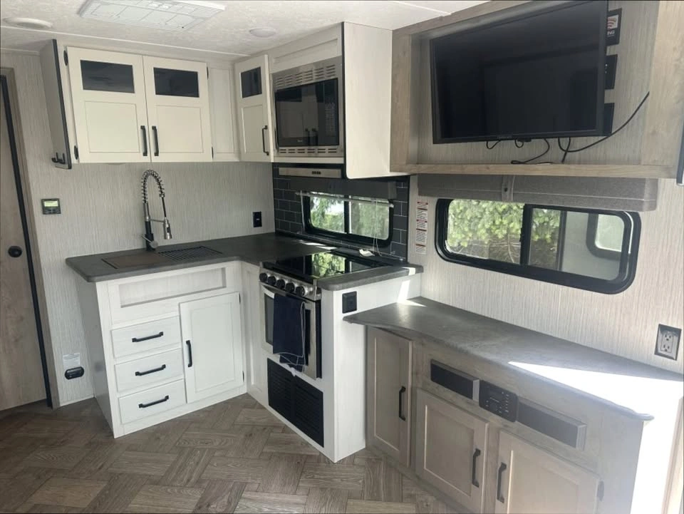 2023 Palamino Puma Ultra-lite 26RLS - photo 5