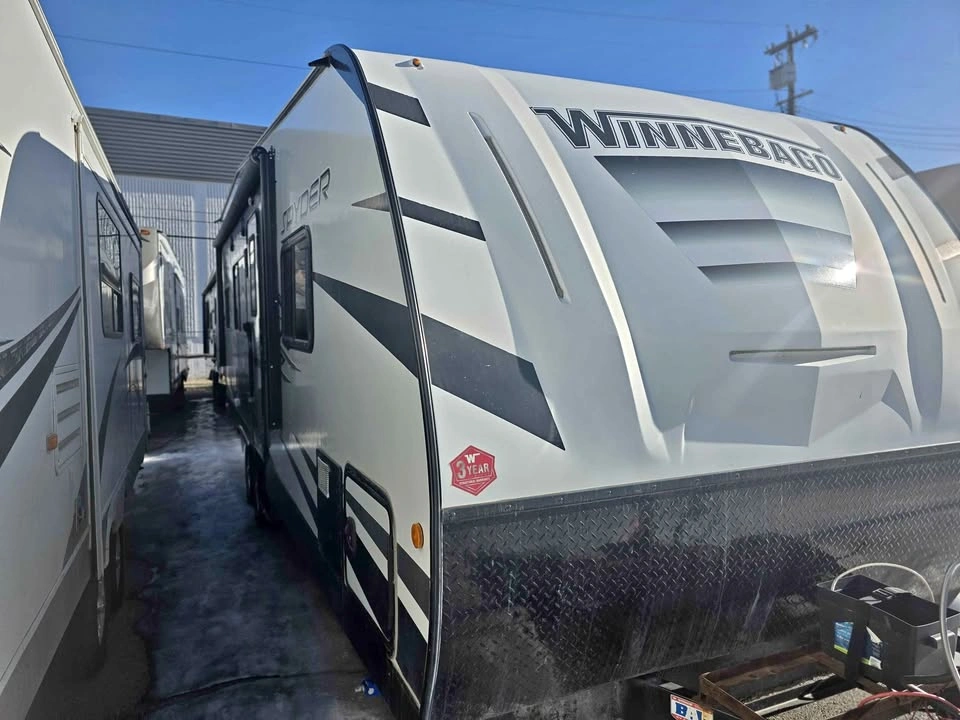 2022 Winnebago Spyder Toyhauler 23FB - 16.5ft Garage, 4 Season