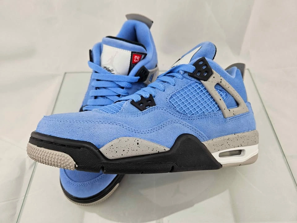 Jordan 4 Retro University Blue Youth 7 / Women's 8.5 - photo 2