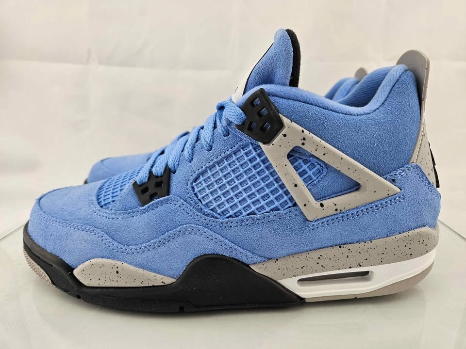 Jordan 4 Retro University Blue Youth 7 / Women's 8.5 - photo 3