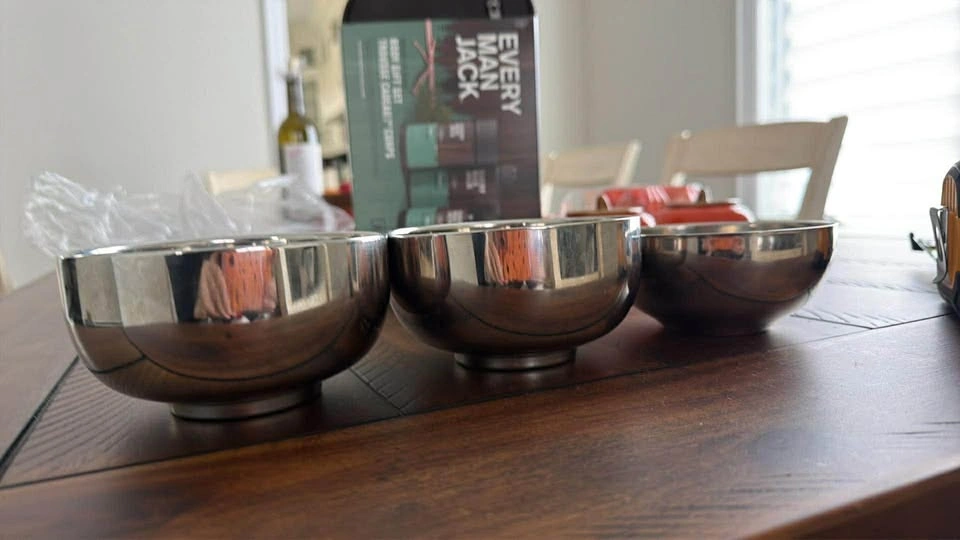 3 Stainless Steel Bowls - photo 3