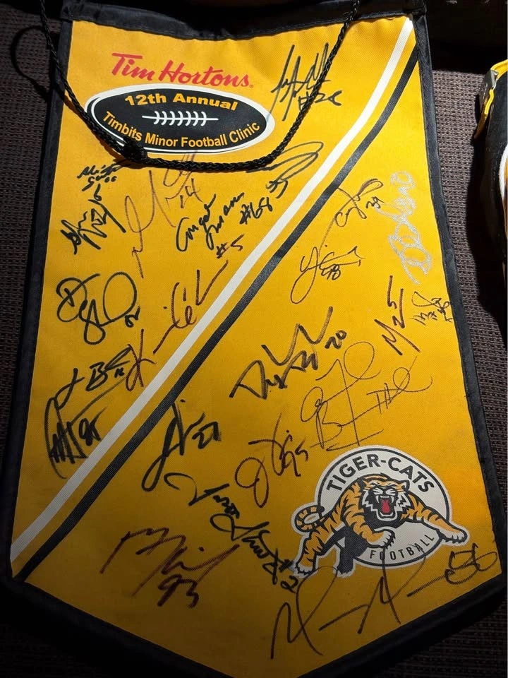 Vintage 2010 Hamilton Tiger-Cats SIGNED Football - photo 4