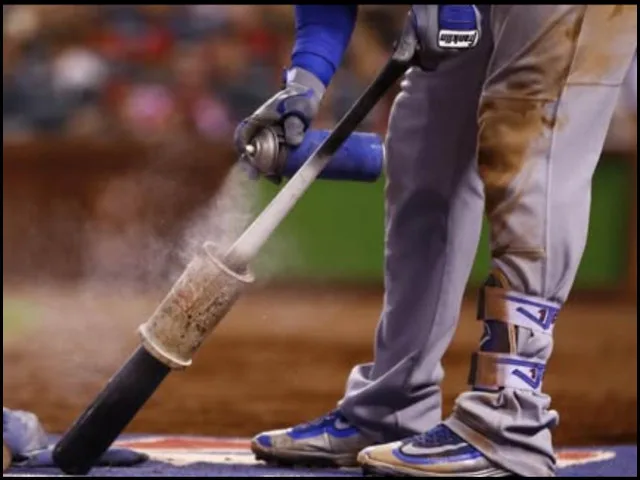 Baseball Bat Grip Spray (softball) image indicator(4)