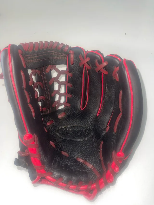 WILSON A700 PRO WEB BLACK/RED 12" Broken In image indicator(4)