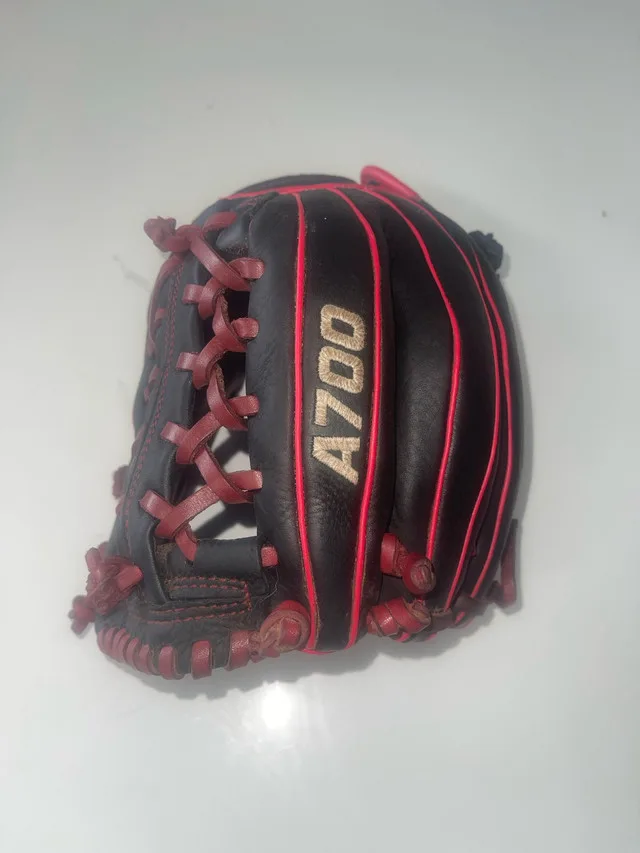 WILSON A700 PRO WEB BLACK/RED 12" Broken In image indicator(5)
