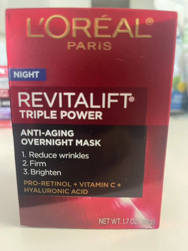 L'Oréal Paris Day Cream, Revitalift Triple Power wt 1.7oz image indicator(2)