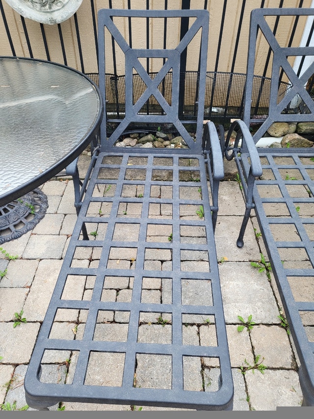 CAST ALUMINUM black lounge chairs with wheels Hauser - photo 2
