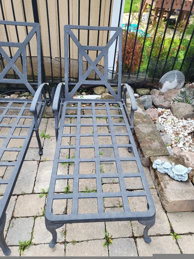 CAST ALUMINUM black lounge chairs with wheels Hauser - photo 3