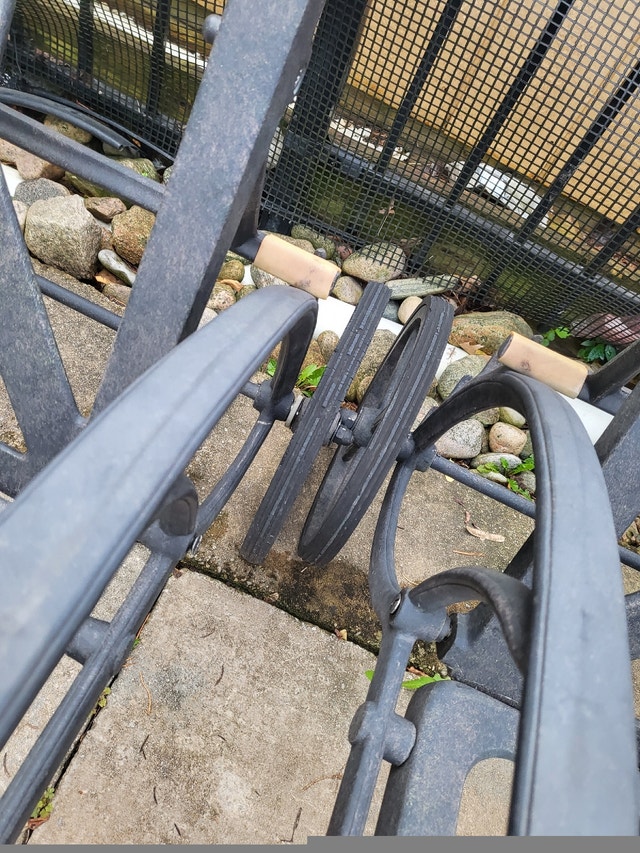 CAST ALUMINUM black lounge chairs with wheels Hauser - photo 4