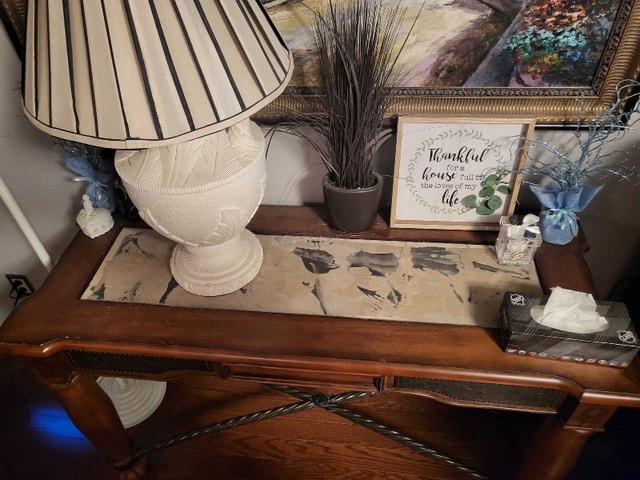 Ornate Wood Entrance/Sofa Table - Lovely Details - photo 2