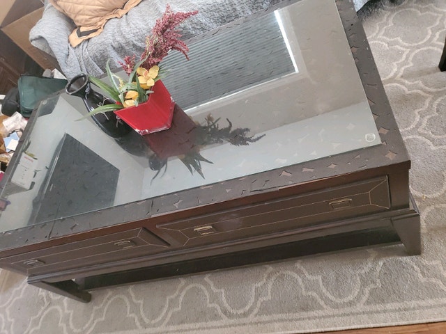 High end coffee table 27in; x 4in; with leather drawers - photo 2