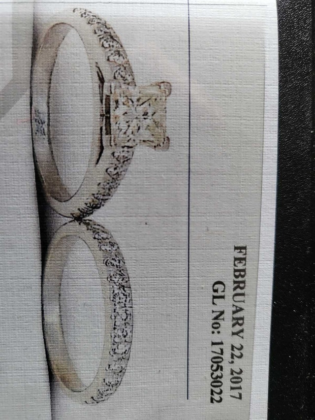 Stunning 2 ct Platinum Engagement Ring & Band Size 8 - photo 2