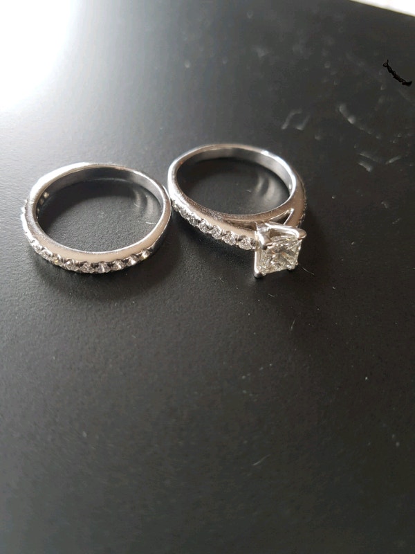 Stunning 2 ct Platinum Engagement Ring & Band Size 8 - photo 4