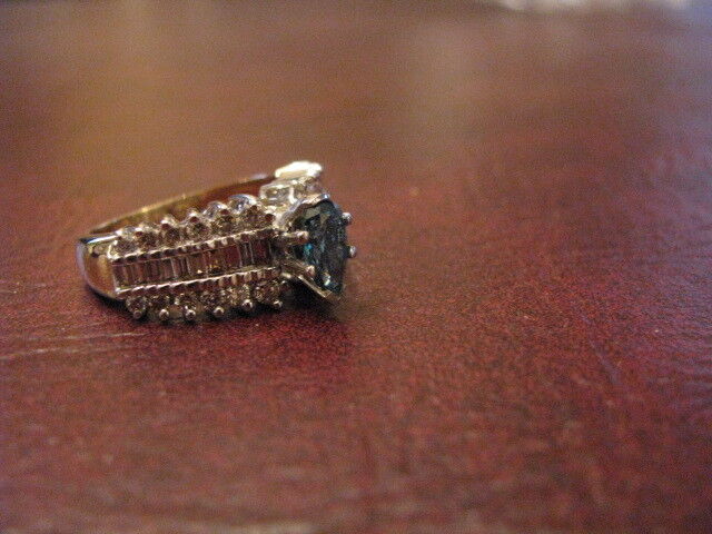 14k Gold 1.9 Ct Diamond Ring with Blue Center Diamond $4,350.00 - photo 3