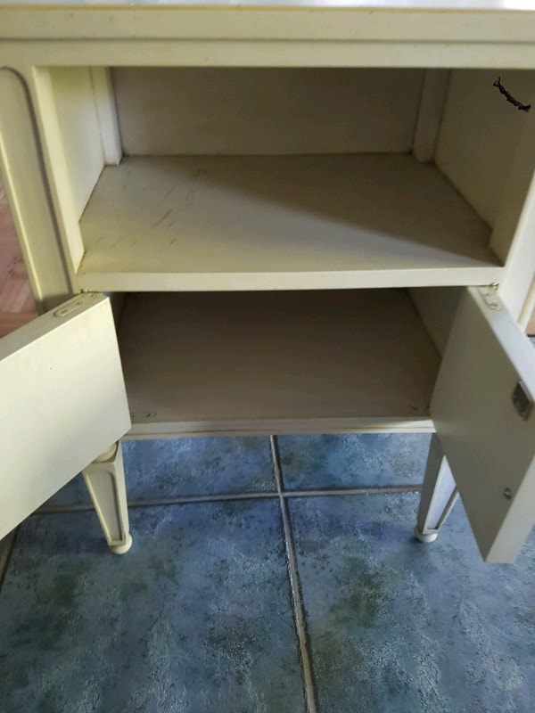 2 Chic Wood End Tables Cream - photo 2