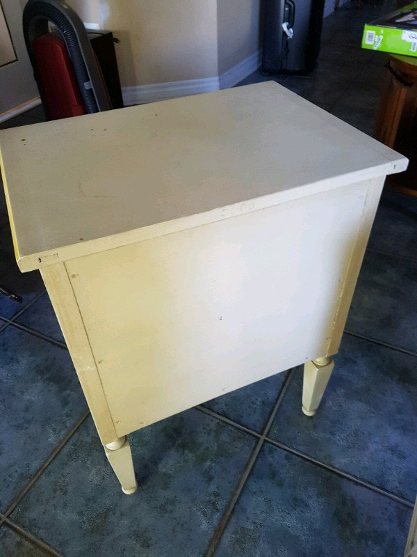 2 Chic Wood End Tables Cream - photo 4