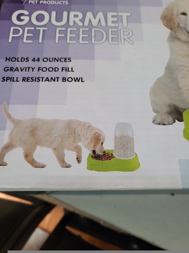 New in box Gourmet pet feeder up to 44 ounces - photo 2
