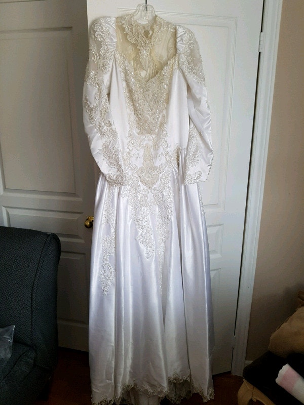 Wedding dress size 14 16 tall 5 ft 10 in - photo 2