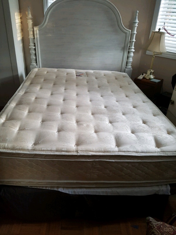 Ornate Antique White Queen/Double Headboard - photo 3