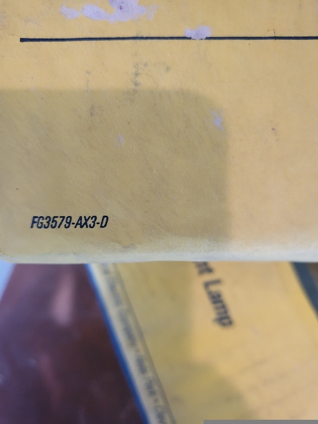 Heavy duty new incandescent 300watt bulbs - photo 3