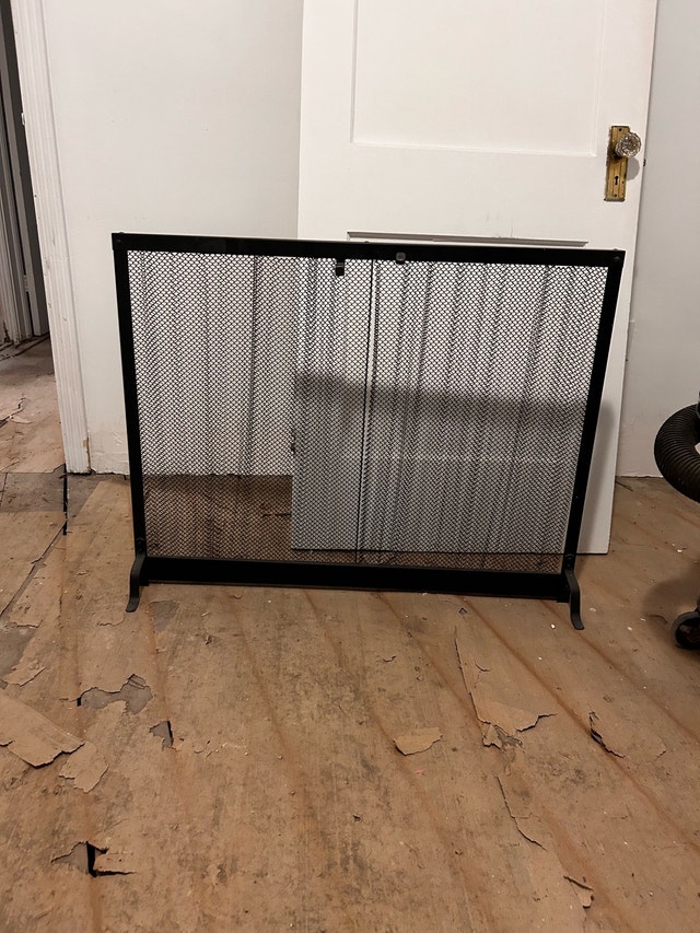 Fireplace Mantle with Screen - photo 2