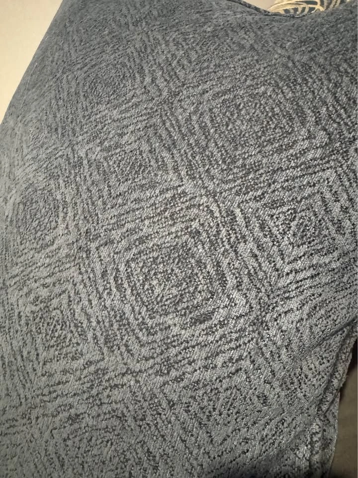 6 Throw Pillows Blue & Blue, Cream, Grey Swirl Geometric - photo 2