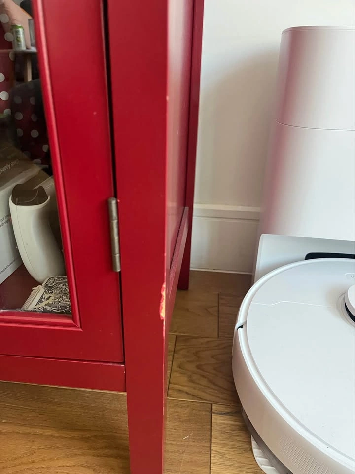 Red media console - photo 3