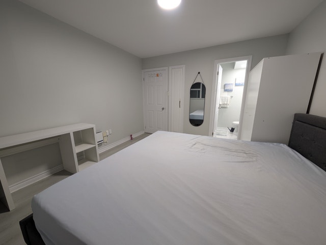 Private room with attached washroom for Rent - photo 2
