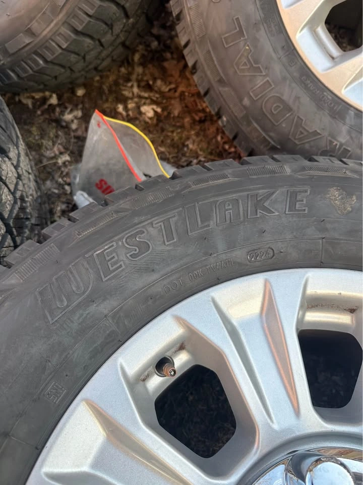 OEM 18” Ford F250 Rims w/ Westlake A/T Tires - photo 3