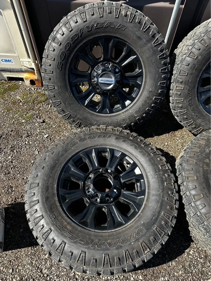 OEM 18” Ford F250 Rims w/ Goodyear Wrangler Tires - photo 3