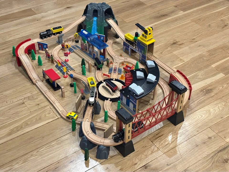 Thomas & Friends Comparable Wooden Train Set