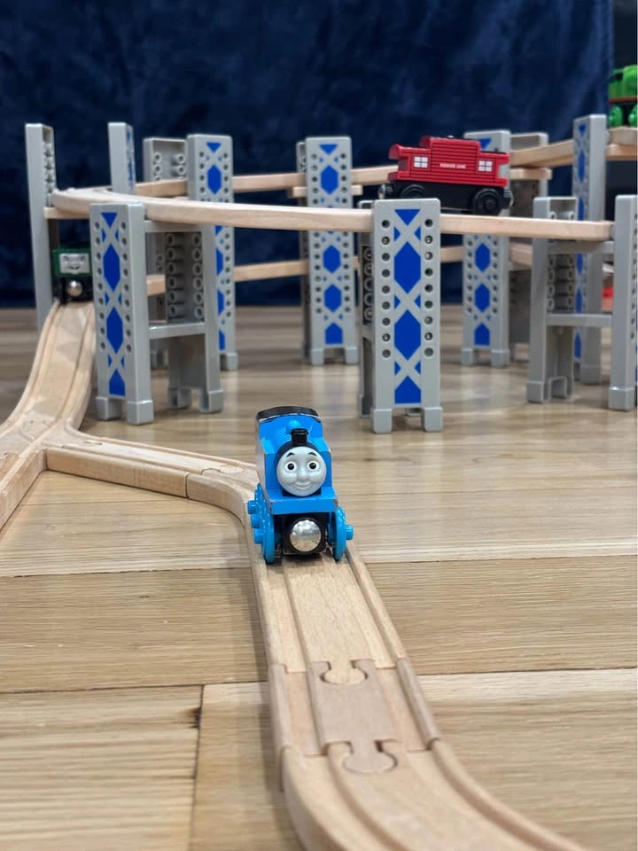 Thomas Comparable Spiral Wood Train Set - photo 2