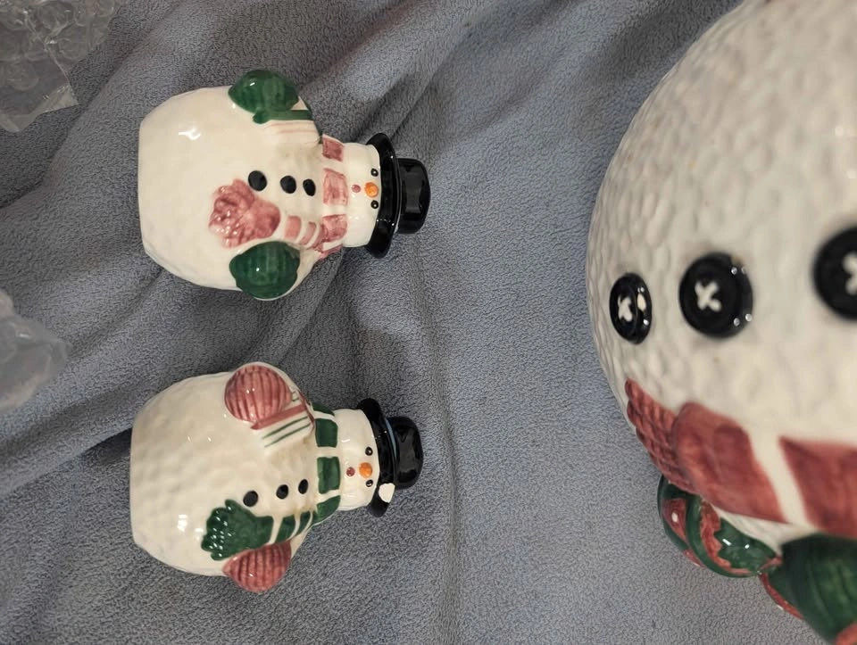 Vintage Snowman Cookie Jar & Salt/Pepper Shakers - photo 3
